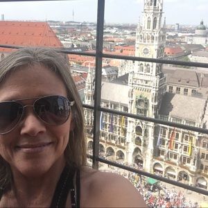 Meet your Posher, Lisa